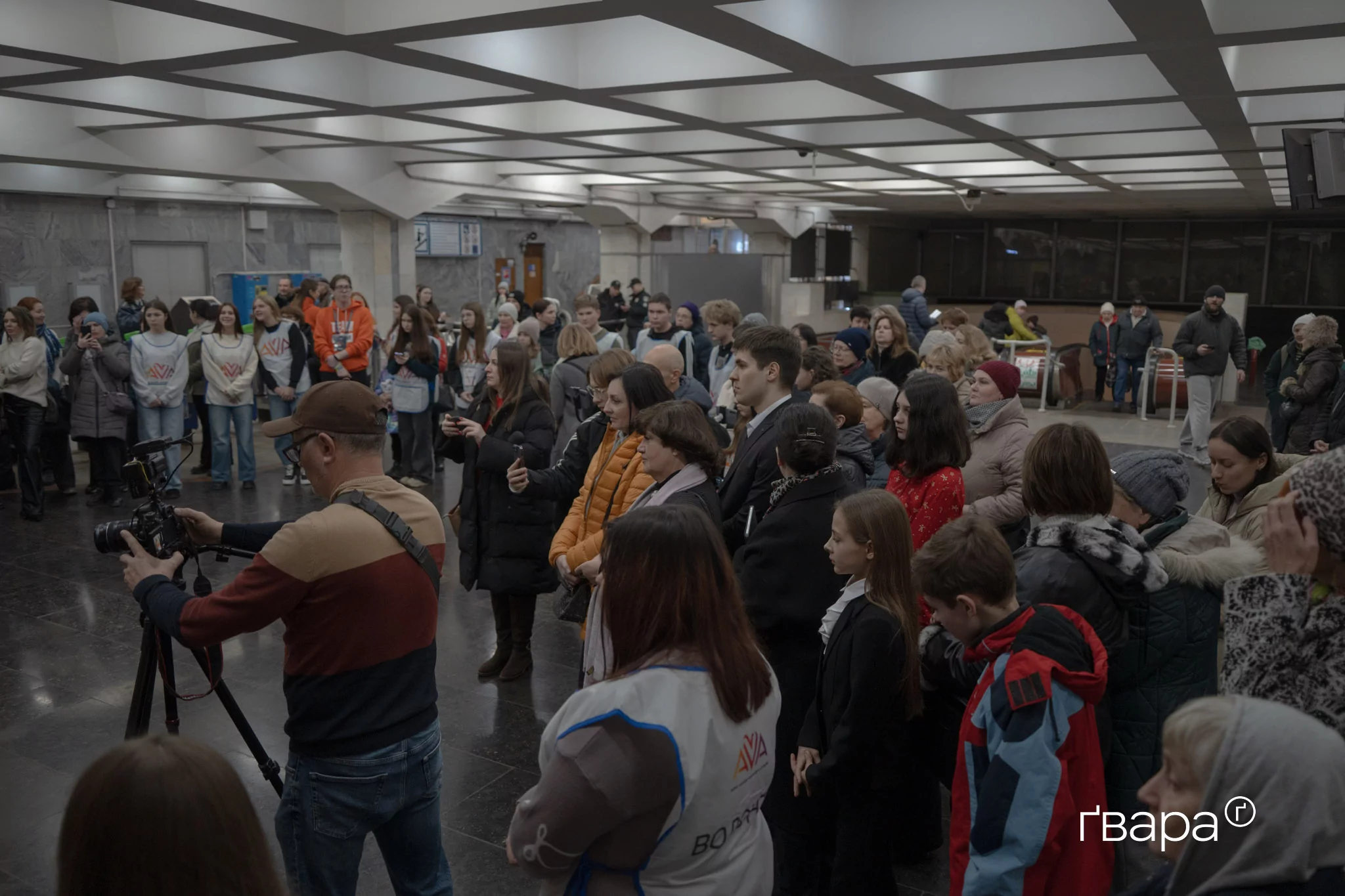 зображення до посту: У харківському метро встановили піаніно, евакуйоване з Бахмута — фото