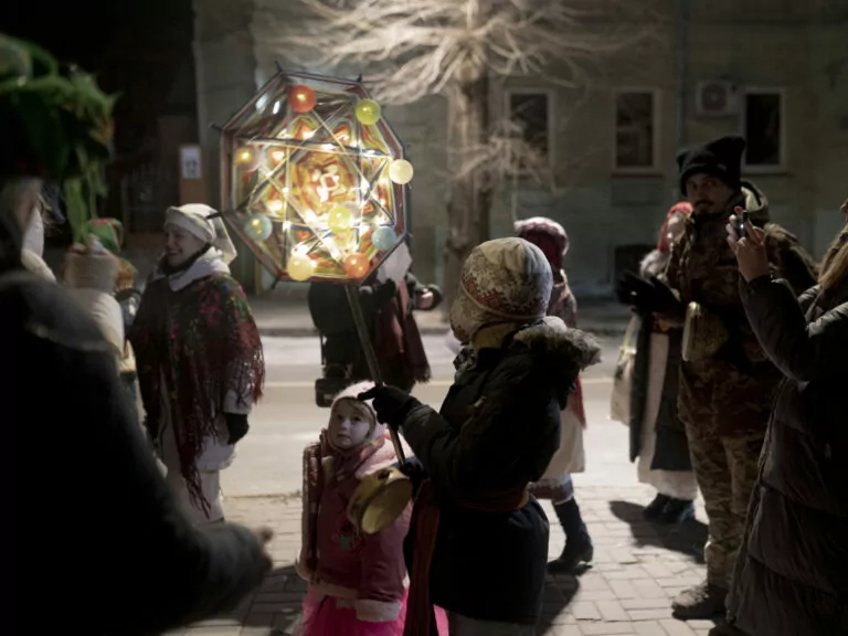 Kharkiv locals celebrate Christmas Eve 30 kilometers from border with Russia — in photos