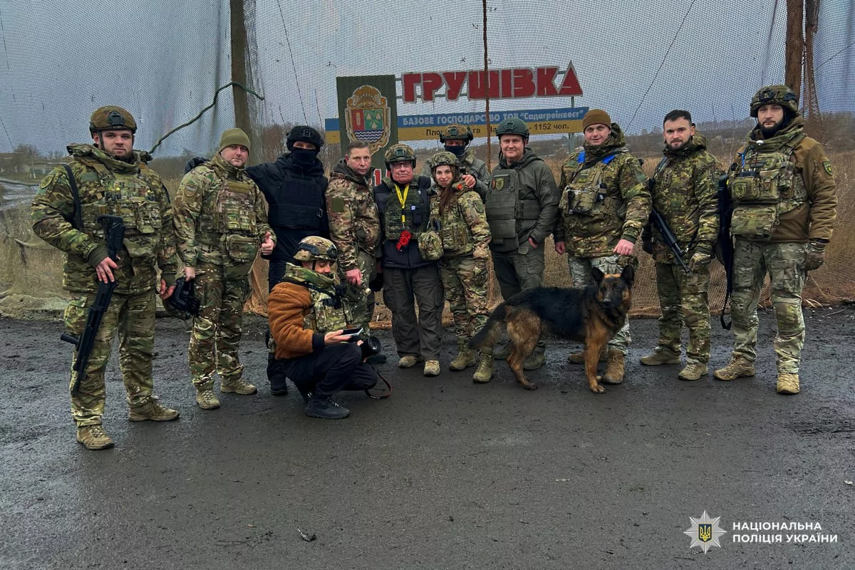 Howard Buffet with a Bilyi Yangol police special unit