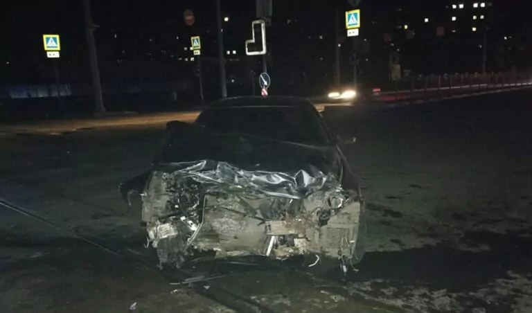 Унаслідок ДТП у Харкові постраждали двоє людей