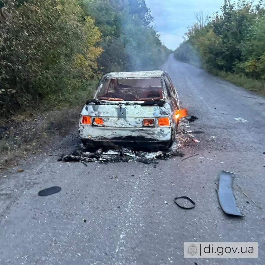 A Russian FPV drone targeted a civilian vehicle traveling from Slatyne on September 28, 2024. The attack killed the driver and left his wife and young daughter injured / Photo: Derhachi administration
