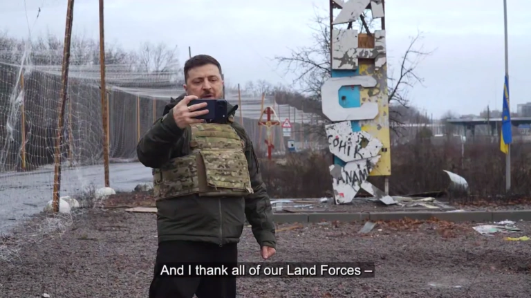 Фейк. Президент Зеленський не був у Куп’янську біля стели, а записав селфі-відео на «зеленці»