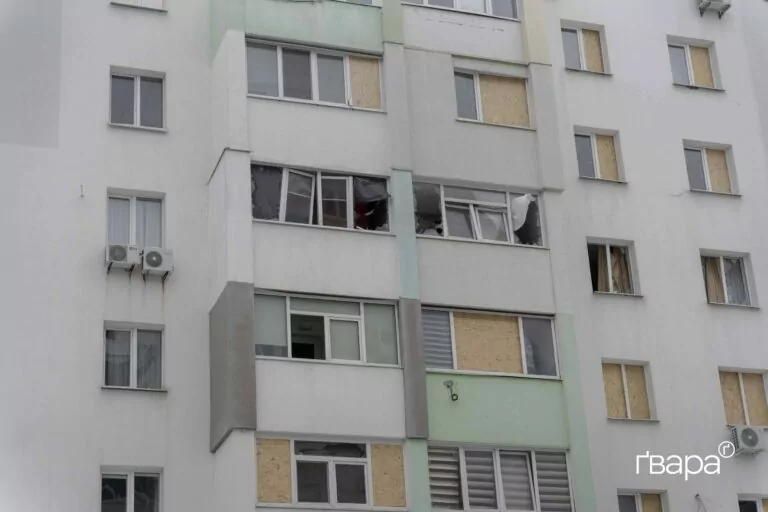 Гуртожиток, де мешкають ВПО у Харкові зазнав значних пошкоджень