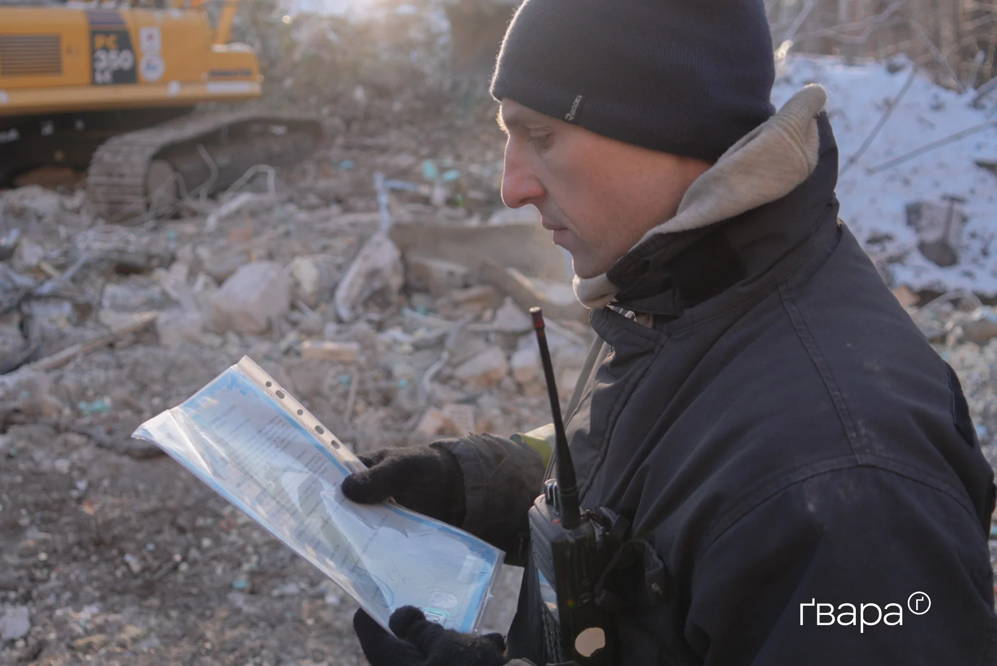 зображення до посту: У Харкові третю добу розбирають завали після обстрілу — фото