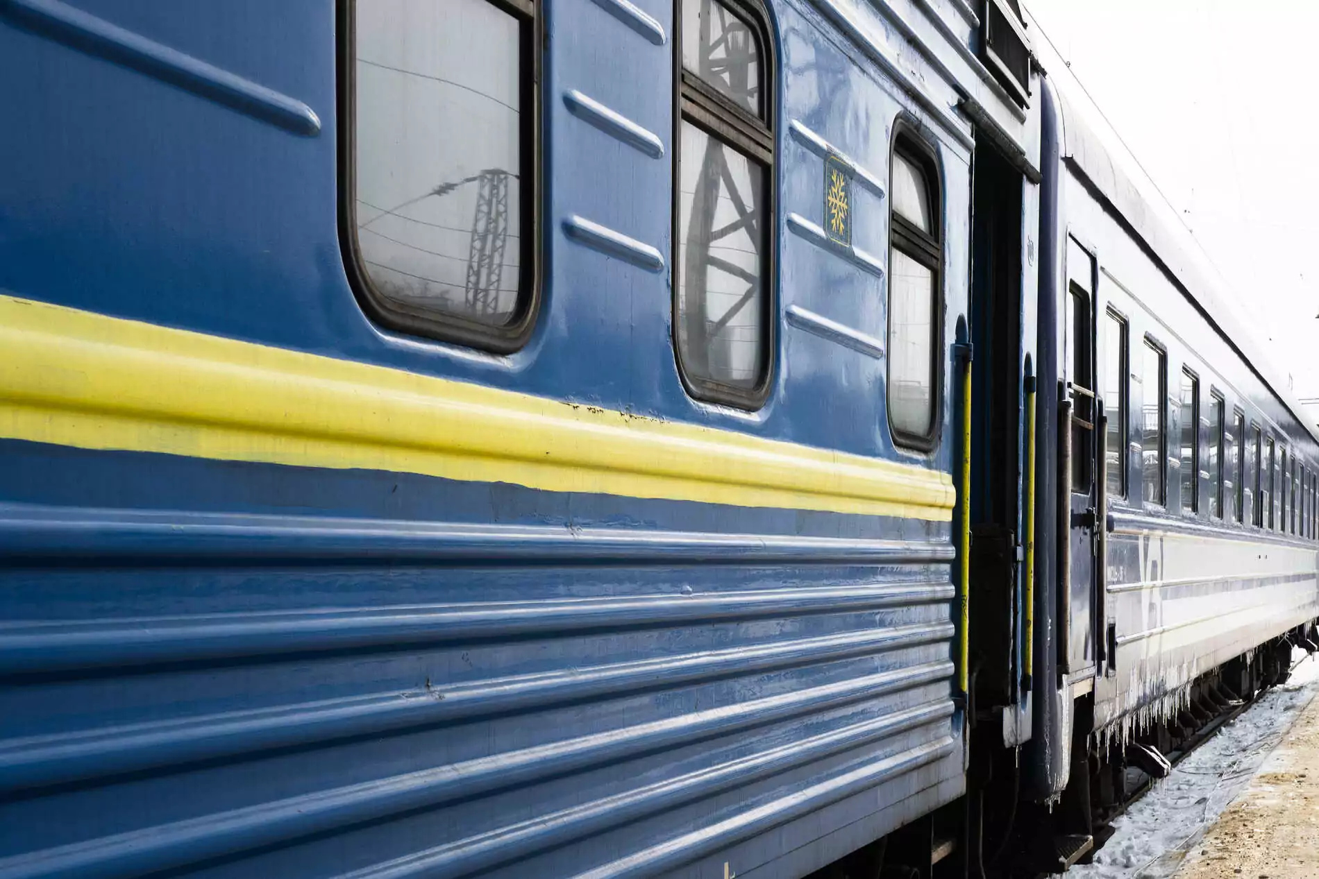 зображення до посту: &ldquo;Train of invincibility&rdquo; keeps Kharkiv rail passengers warm during coldest winter since Russia&rsquo;s full-scale invasion&nbsp;