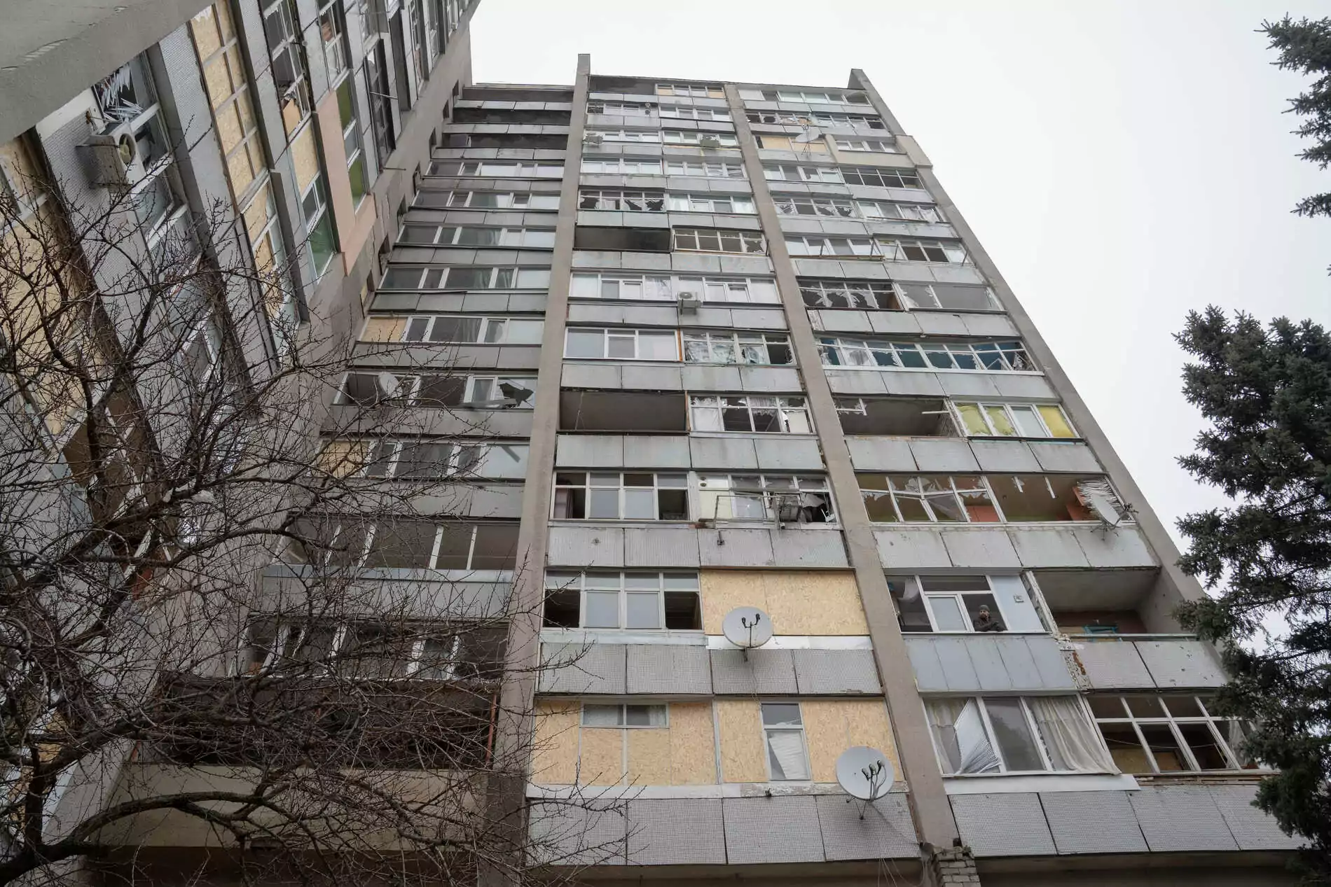 Damaged dormitory building in the Shevchenkyvskyi district