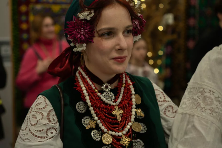 Ольга Толстій, одна з щедрувальниць