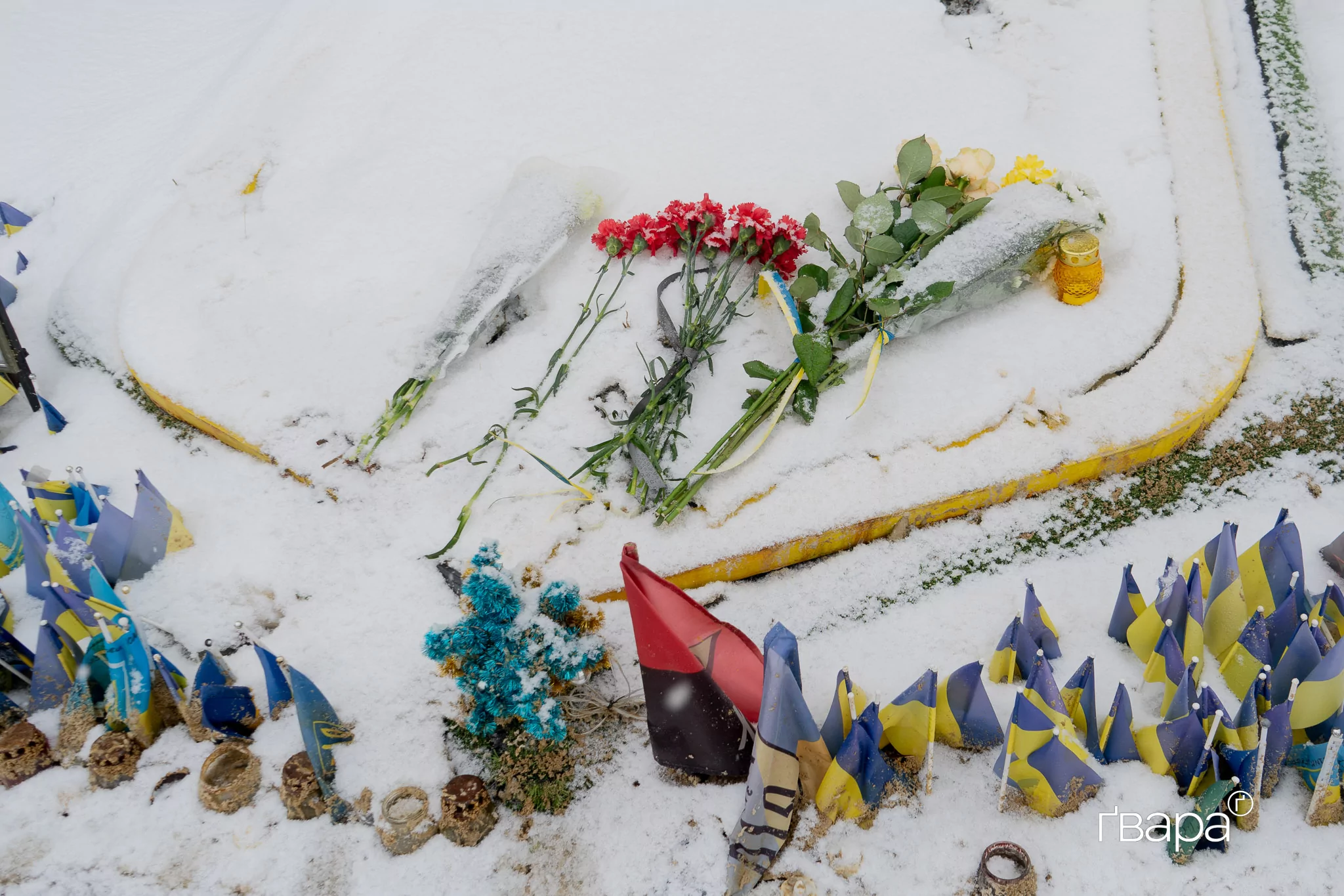 зображення до посту: Роковини вторгнення: у Харкові вшанували пам&rsquo;ять загиблих &mdash; фото