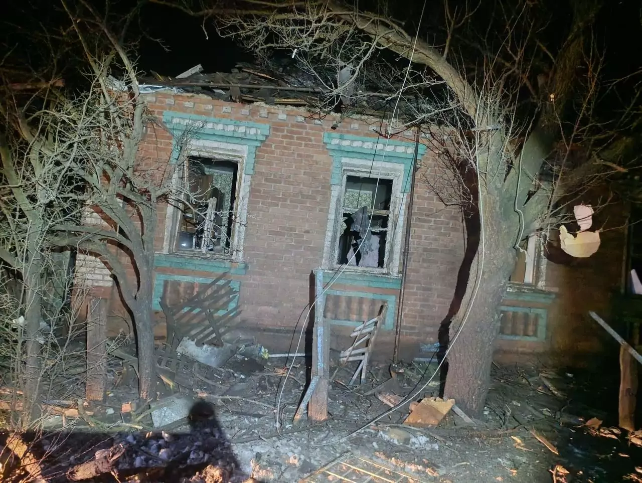 A Russian FPV drone attacked a house in Rozsokhuvate / Photo: Oleh Syniehubov