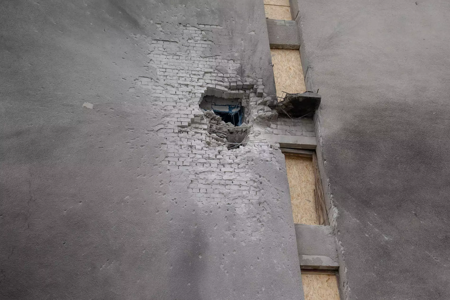 зображення до посту: &ldquo;We didn’t even have time to get scared.&rdquo; Kharkiv recovers after another overnight Russian drone, missile attack &nbsp;