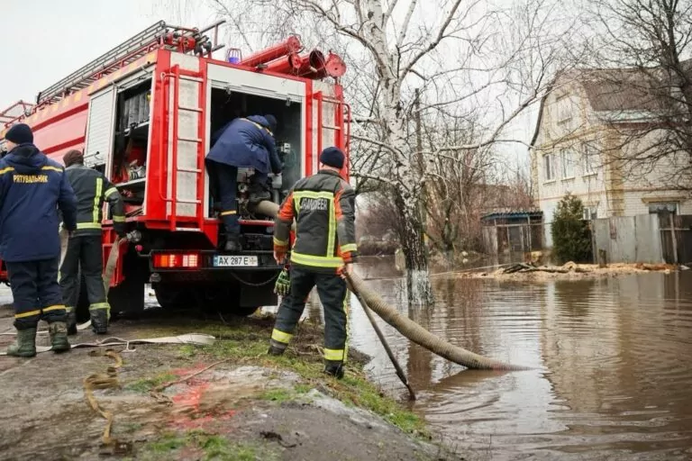 На Харківщині через танення снігу підтопило житловий сектор