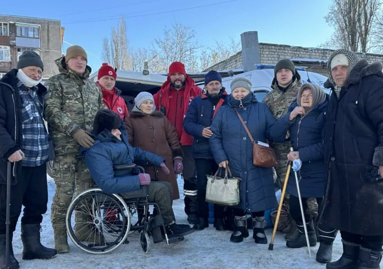 Правоохоронці евакуювали жителів прифронтової Харківщини разом з улюбленцями