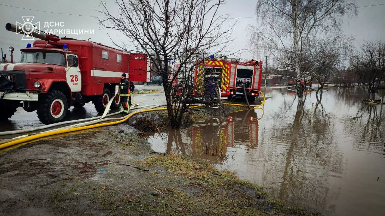 State Emergency Service deal with the consequences of flooding in the Kharkiv region