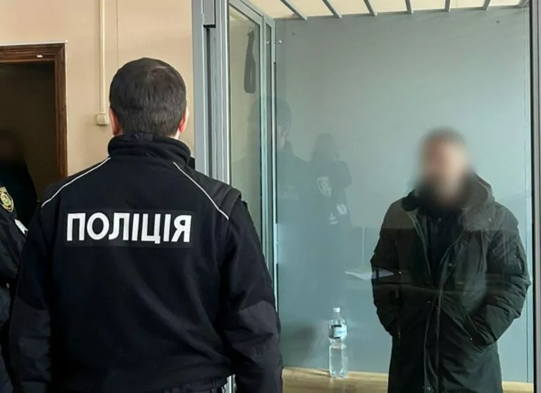 Чоловіка, який збив поліціянтку в Харкові, взяли під варту