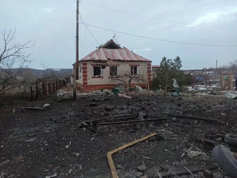 Російська армія обстріляла село Оскіл: пошкоджено 17 будинків