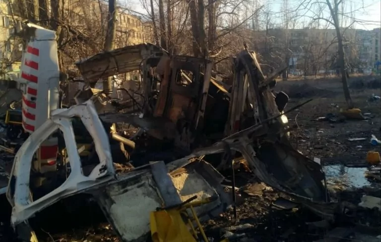 Автомобіль «швидкої» потрапив під удар на Куп’янщині