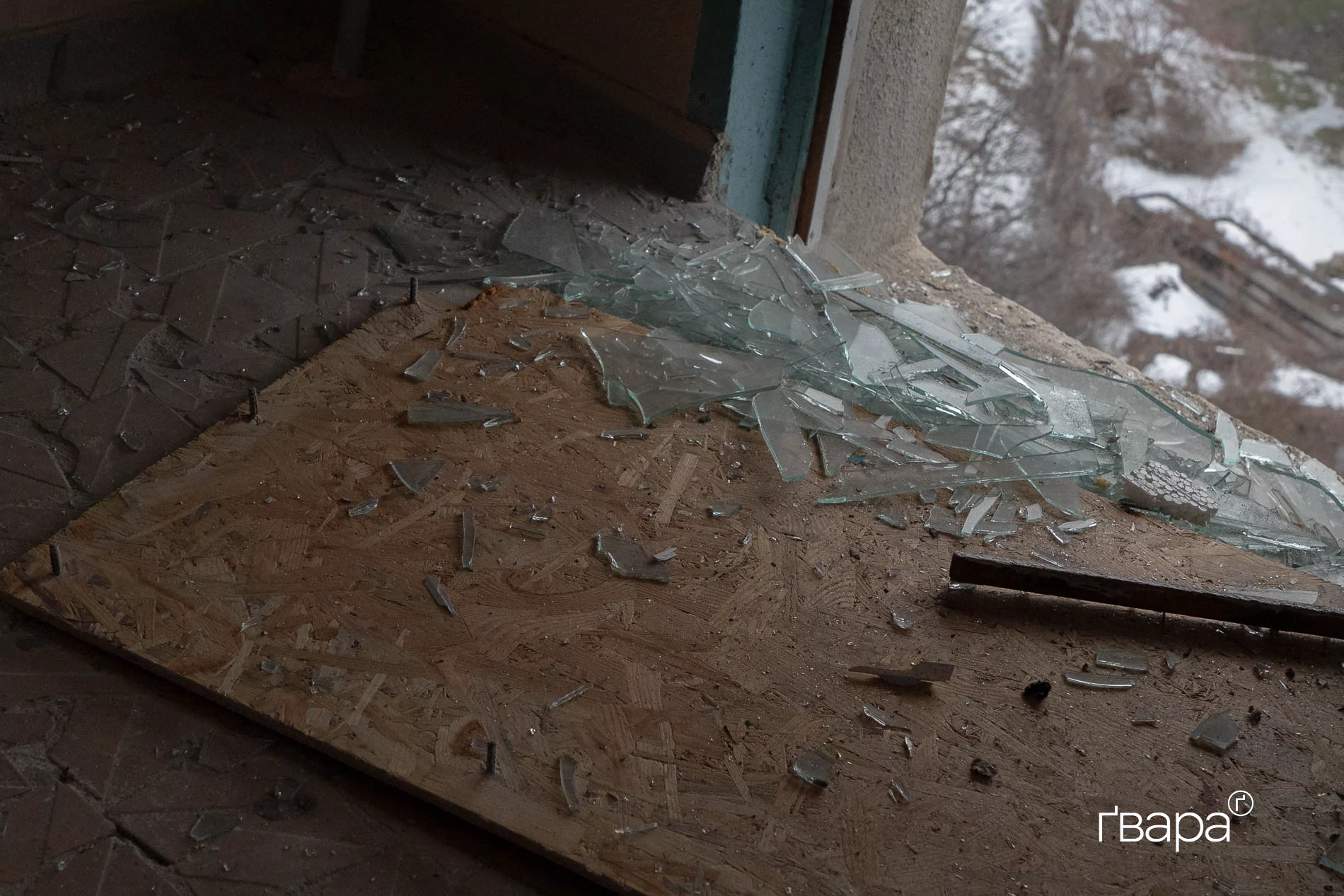 зображення до посту: У Шевченківському районі Харкова дрон влучив у багатоповерхівку: серед постраждалих є діти — фото