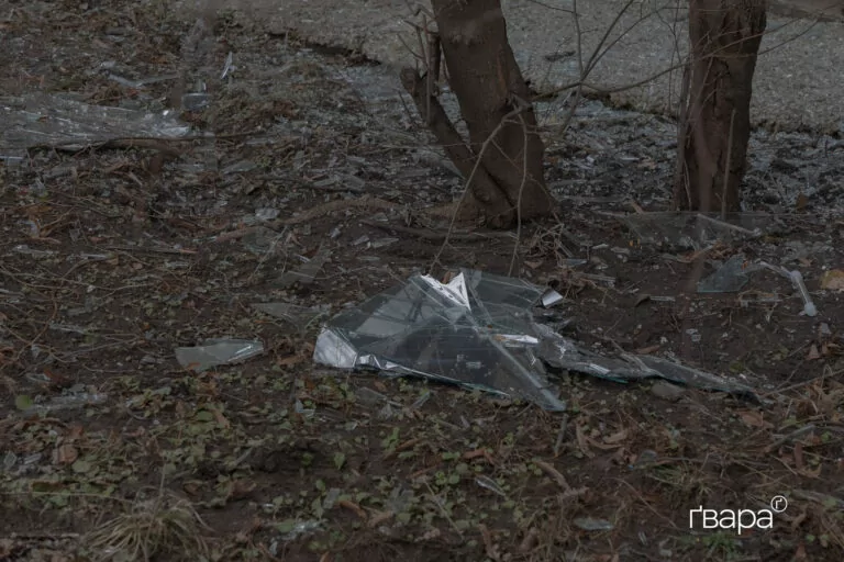 У Чугуєві через атаку російського дрона троє людей потрапили до лікарні