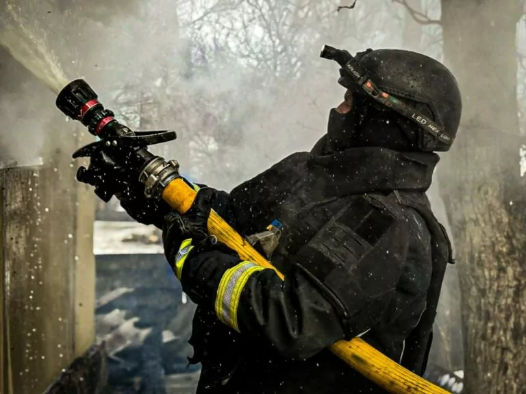 За тиждень росіяни запустили по Україні понад 1 700 дронів та 100 ракет — Зеленський