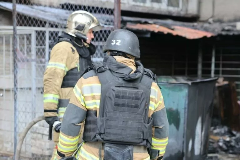 Російські дрони вдарили по Харкову: пошкоджено житловий будинок та гуртожиток (оновлено)