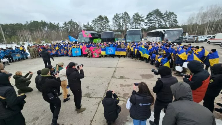 З російського полону звільнили 200 українських військових