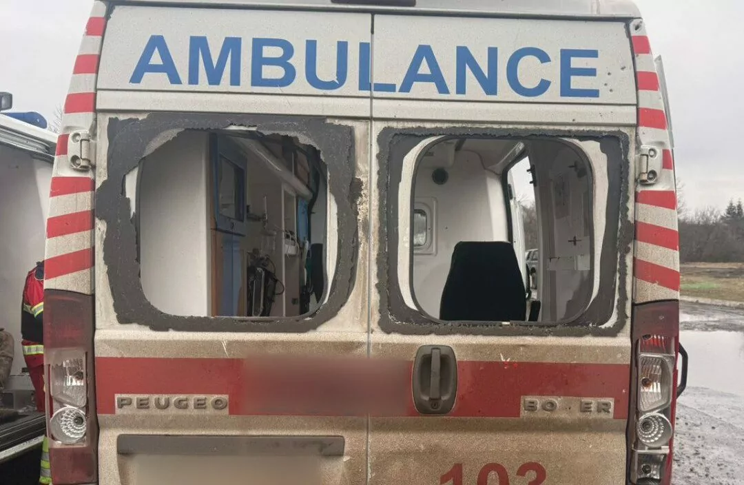 медики обстріл швидка