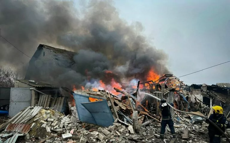 Внаслідок ранкового обстрілу Чугуєва зруйновано приватний будинок