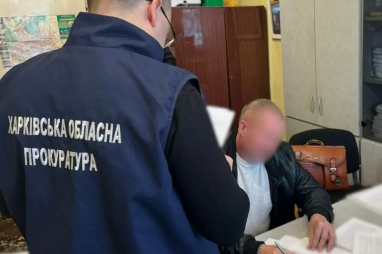 Ексдиректор харківської лікарні міг переплатити понад 220 тис. грн за медобладнання