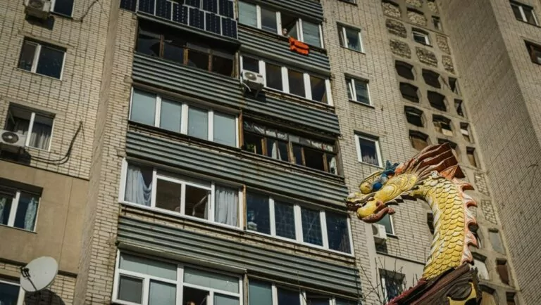 У ДСНС показали наслідки удару по Слобідському району Харкова