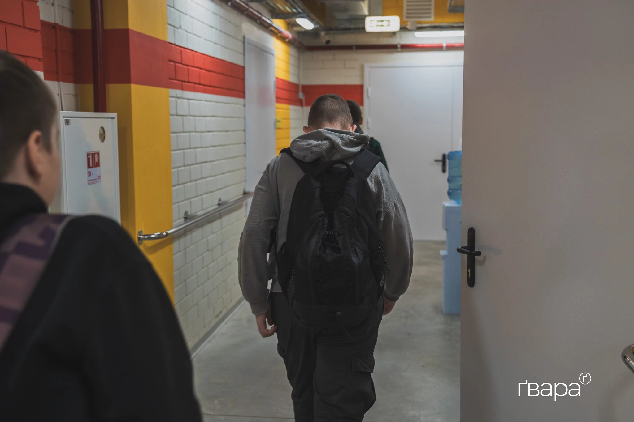 учні підземної школи