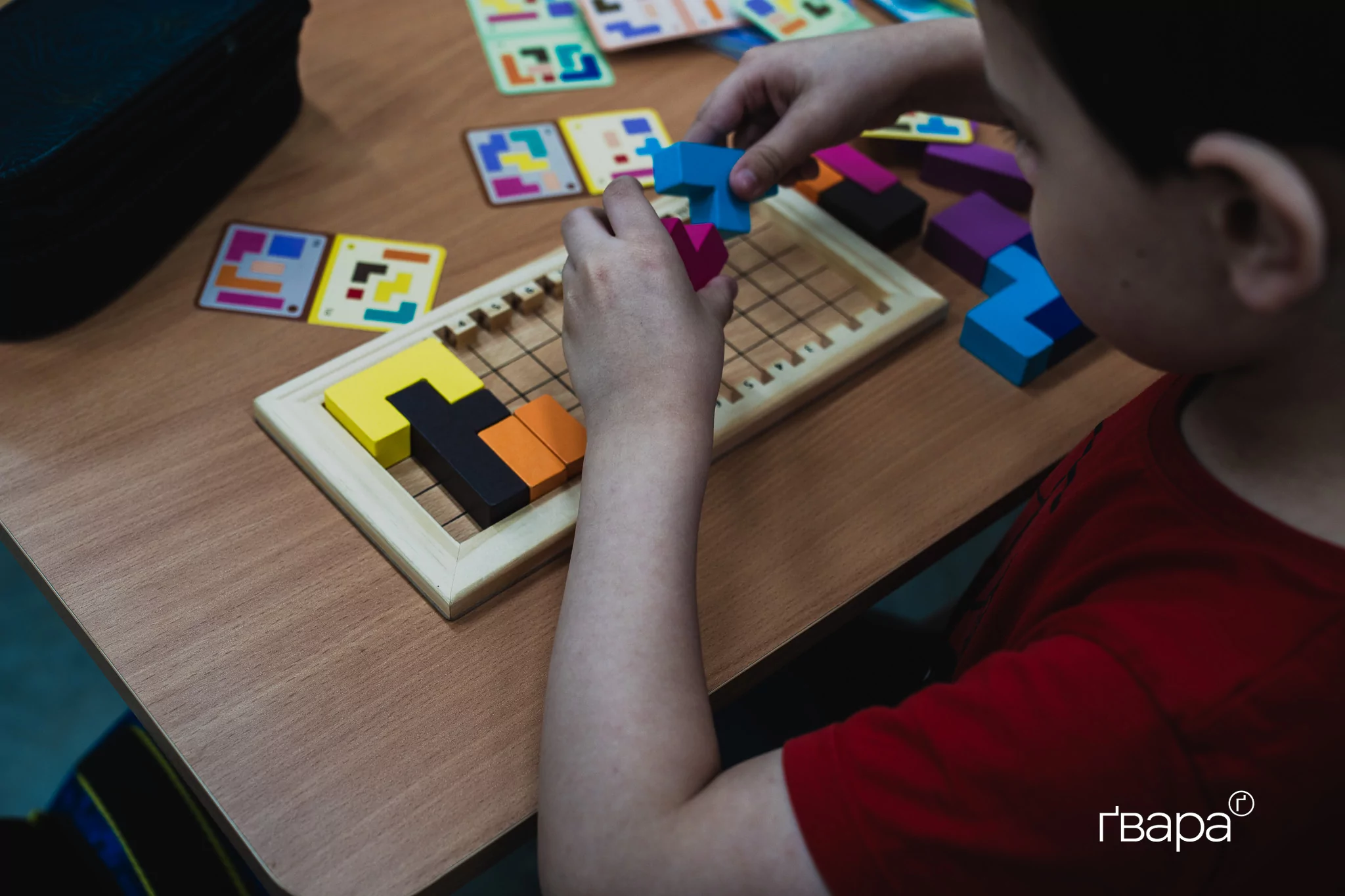 діти в підземній школі