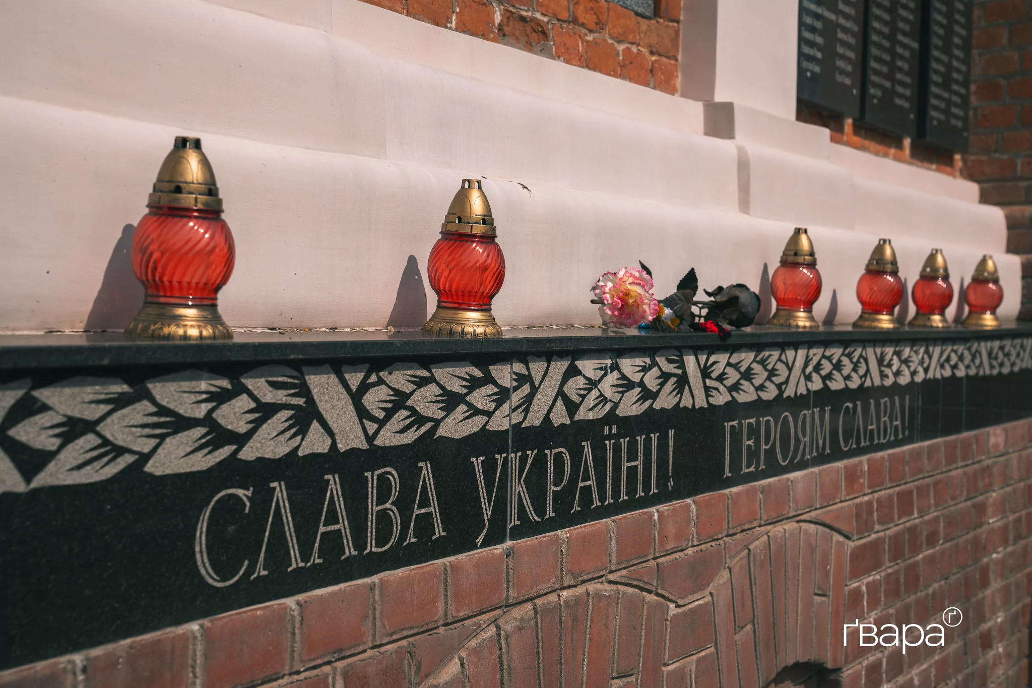 зображення до посту: Великдень під час війни: як у Харкові проходить служба у церкві &mdash; фото