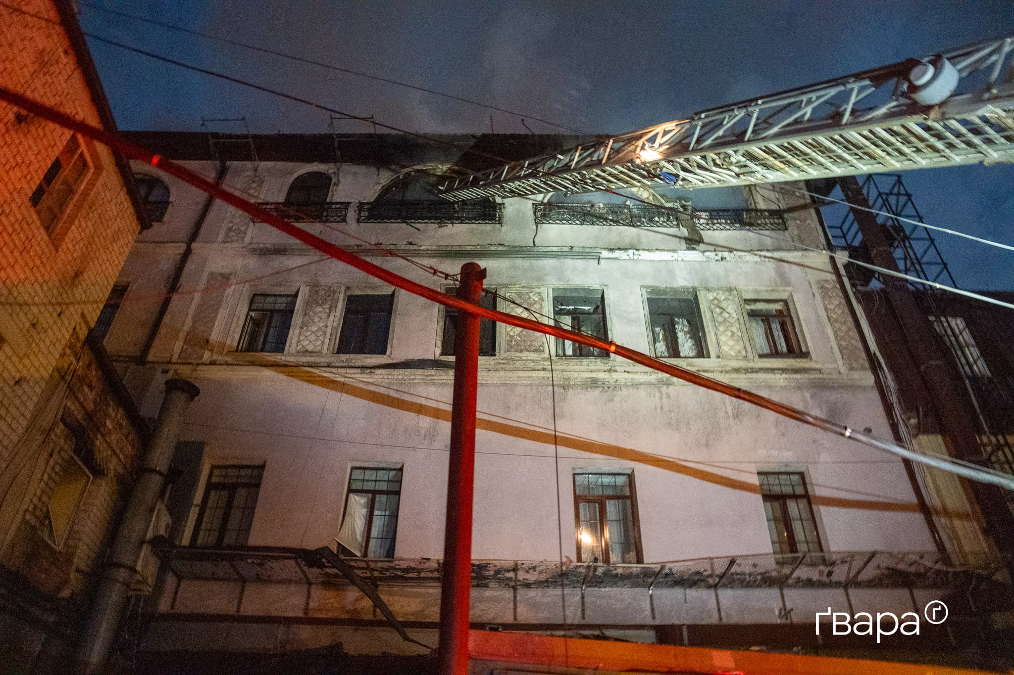 зображення до посту: Наслідки вечірнього удару по Основ&rsquo;янському району Харкова &mdash; фото