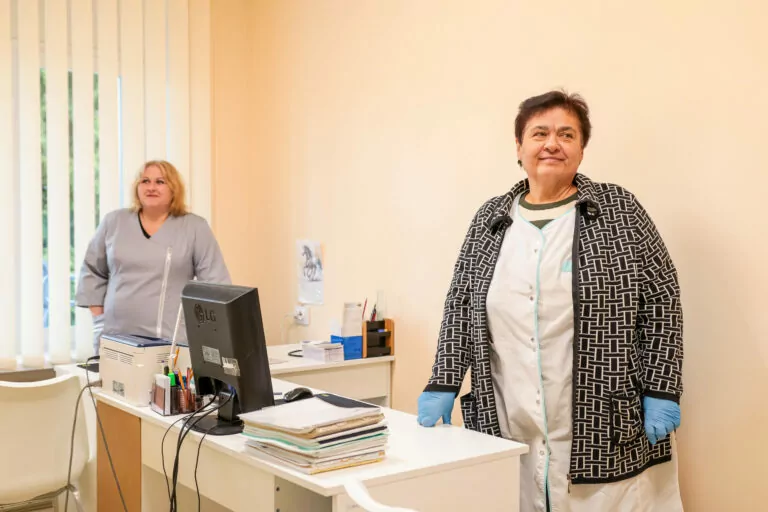 На Харківщині відкрили відновлену після ракетного обстрілу амбулаторію 