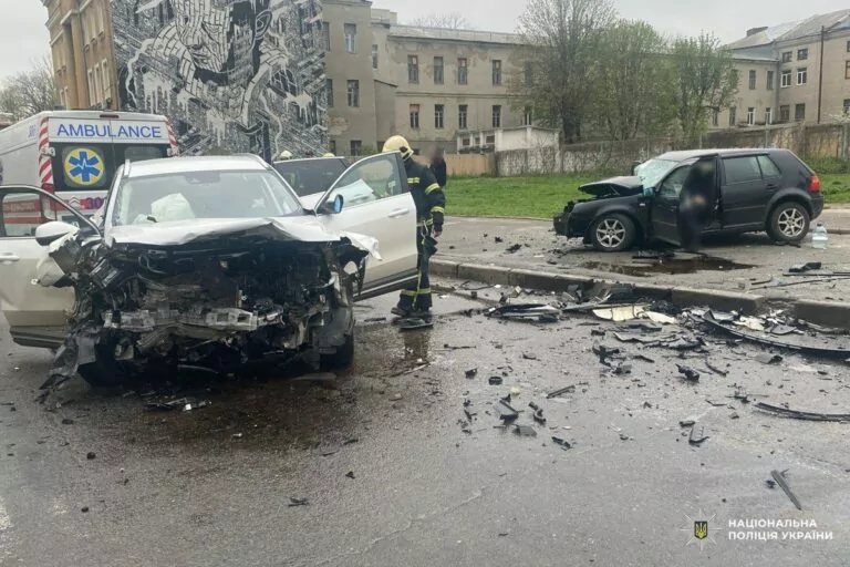 У Харкові сталася смертельна ДТП: серед постраждалих дитина