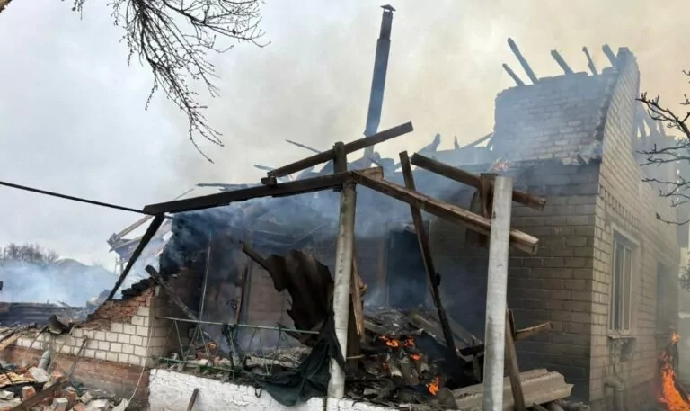 Росіяни вдарили по центральній частині Балаклії: є загиблі та постраждалі
