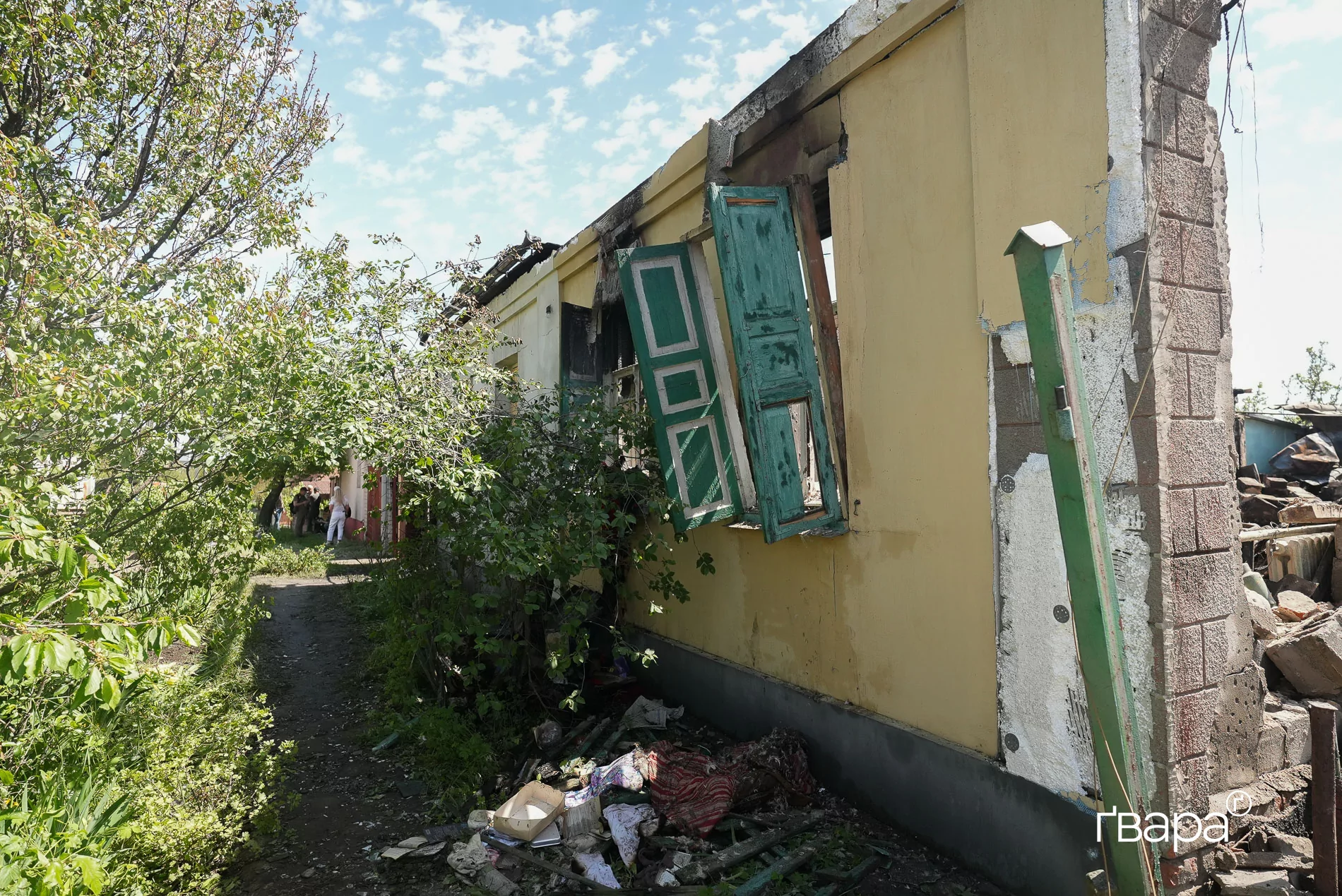 зображення до посту: Наслідки російського удару по Новобаварському району Харкова &mdash; фото