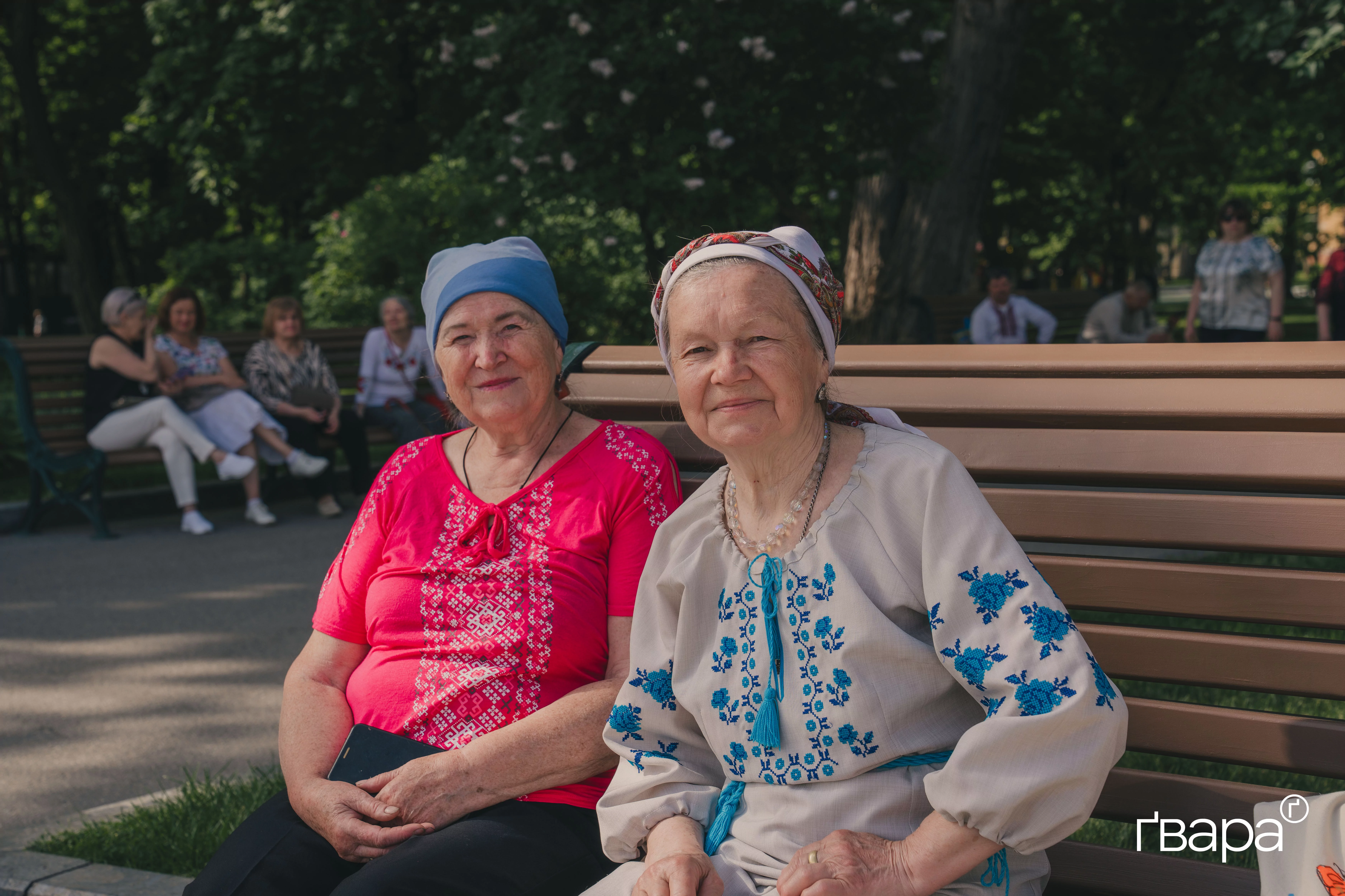 зображення до посту: &laquo;Це зв&rsquo;язок з родом&raquo;: Харків&rsquo;яни вийшли на ходу до Дня Вишиванки &mdash; фото