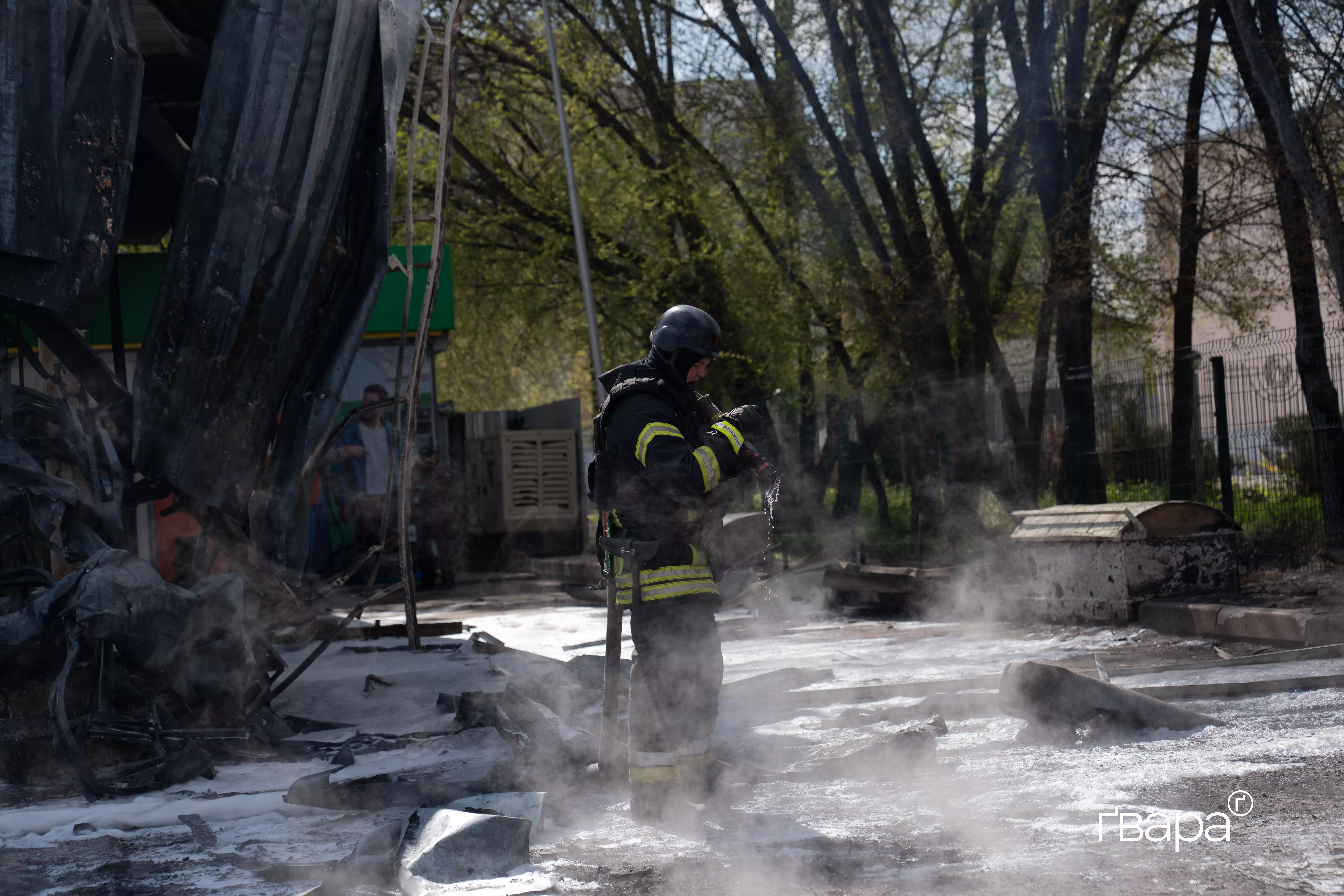 зображення до посту: Наслідки обстрілів АЗС Харкова &mdash; фото