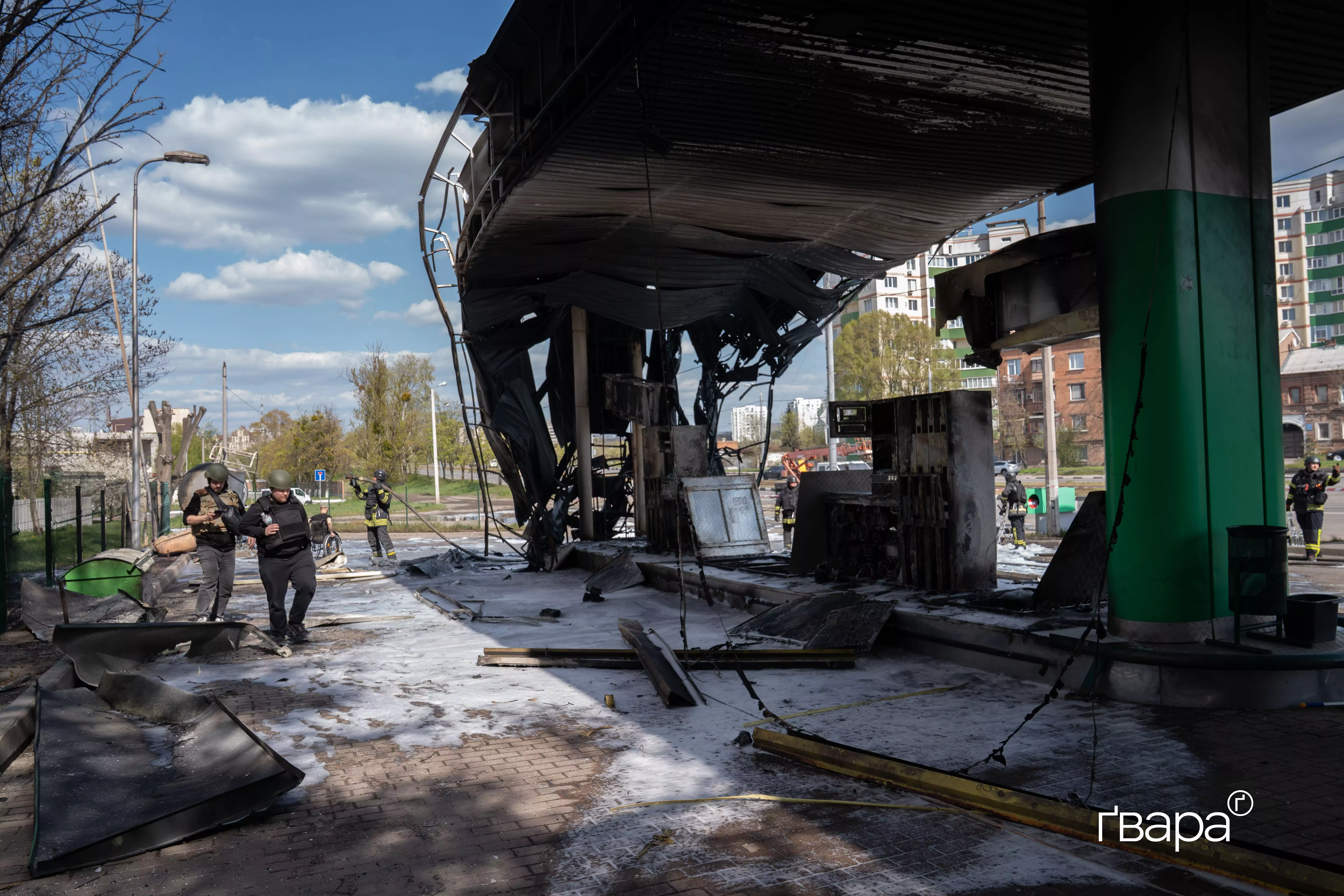 зображення до посту: Наслідки обстрілів АЗС Харкова &mdash; фото