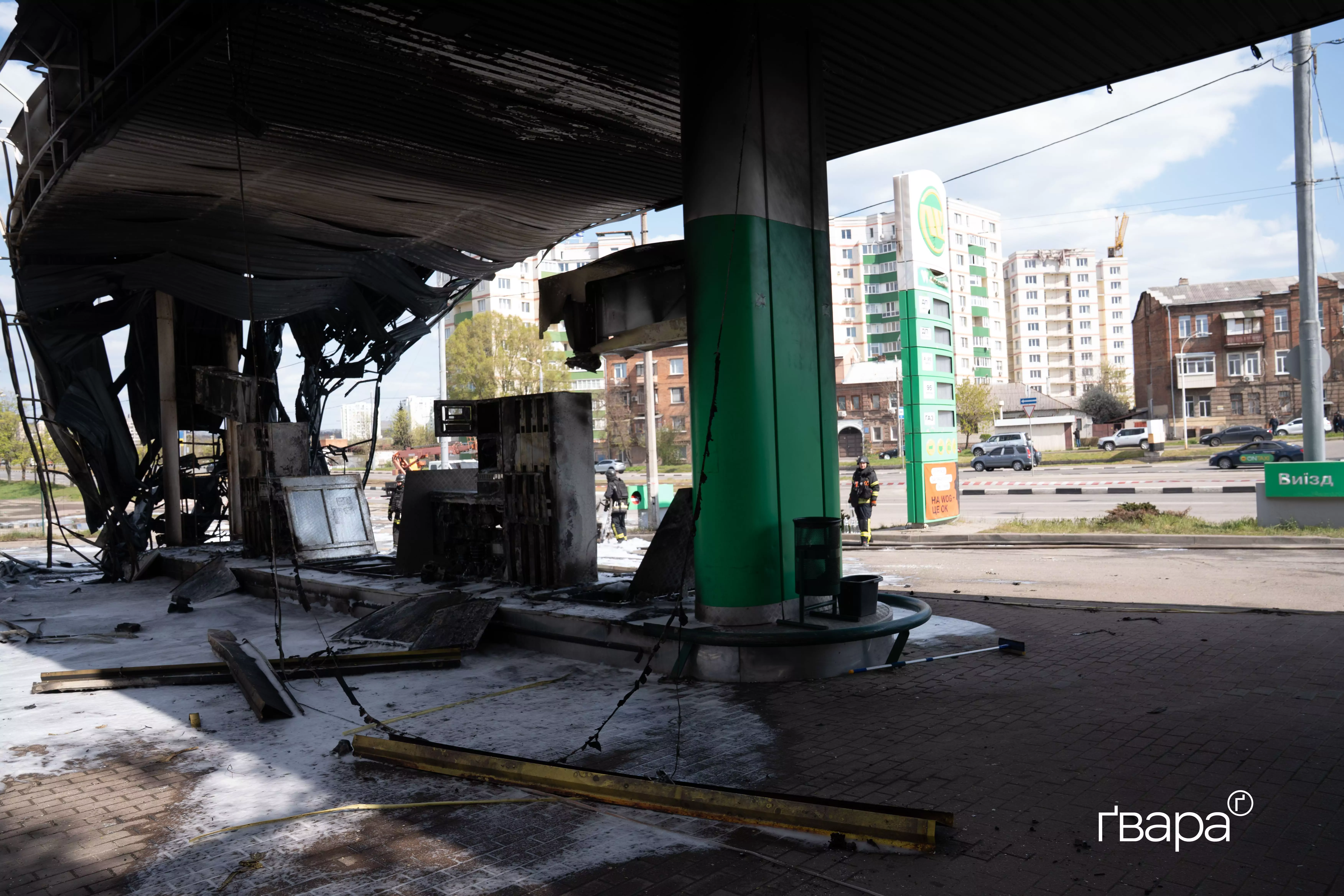 зображення до посту: Наслідки обстрілів АЗС Харкова &mdash; фото