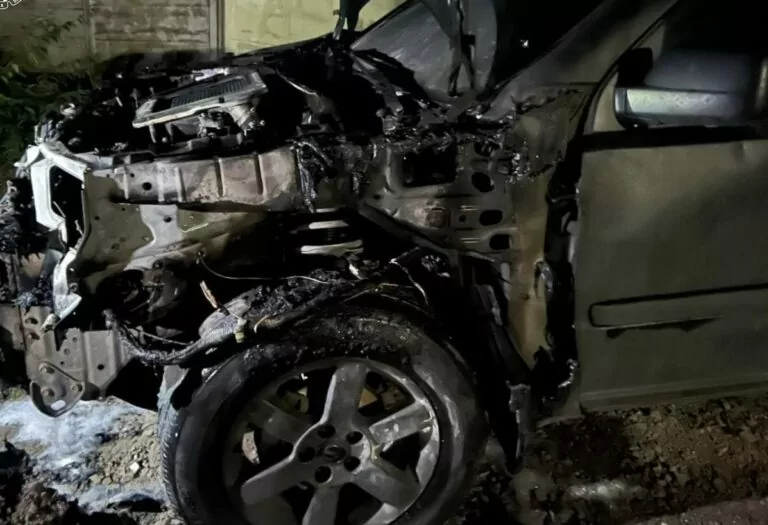 У Харкові затримали чоловіка за підозрою у підпалі військових автомобілів 