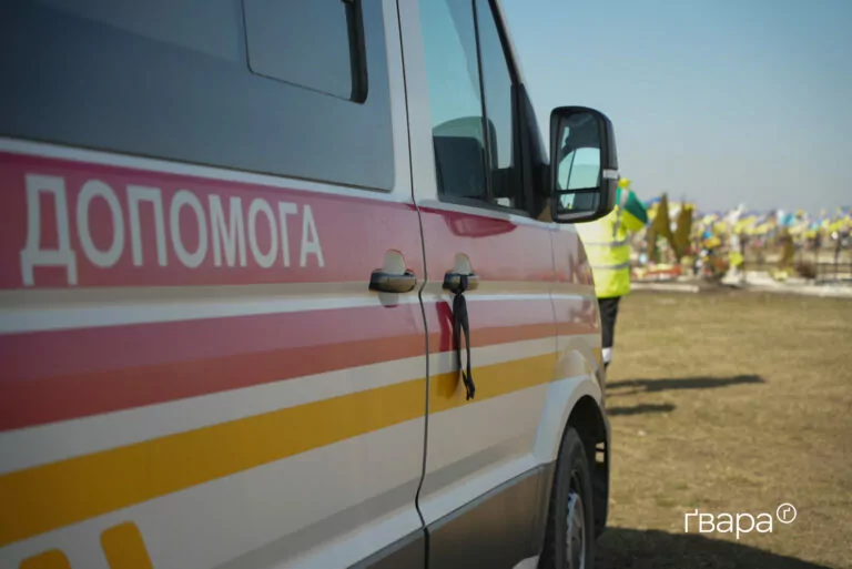 «Чому мій Діма мав загинути?» Що змінилося після атак на медиків швидкої на Харківщині