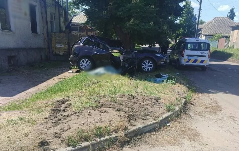 У Змієві зіткнулися два авто: є загиблі