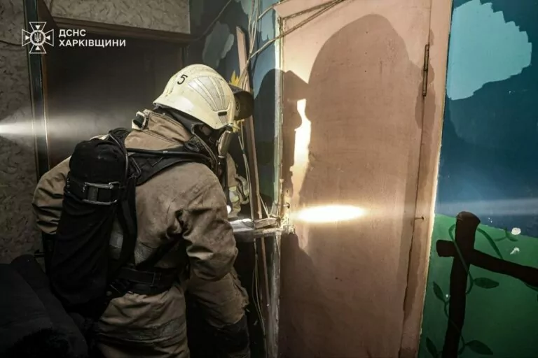 Під час пожежі в Харкові врятували 10 людей