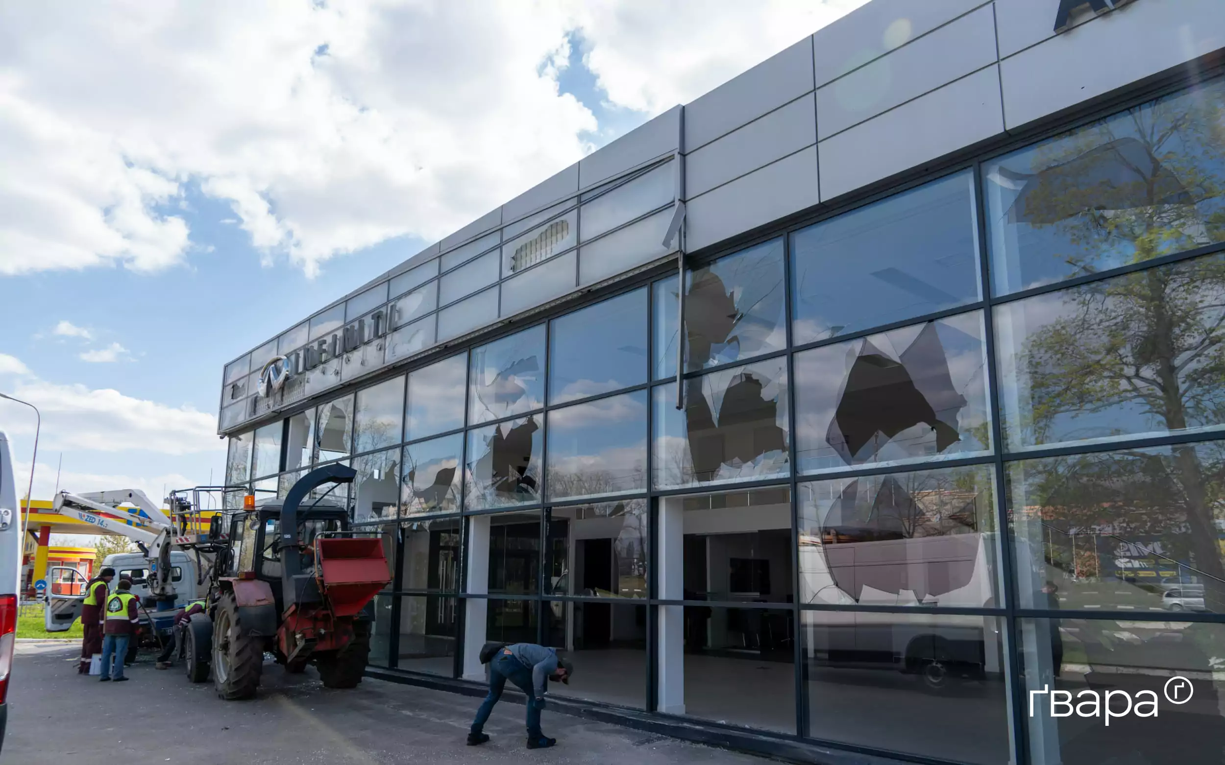 зображення до посту: Наслідки обстрілів АЗС Харкова &mdash; фото