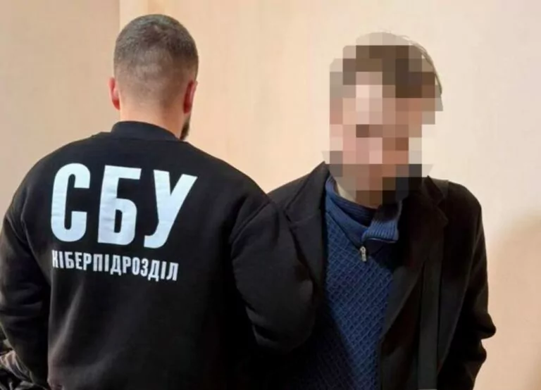 У Харкові затримали чоловіка, який, імовірно, підпалював авто
