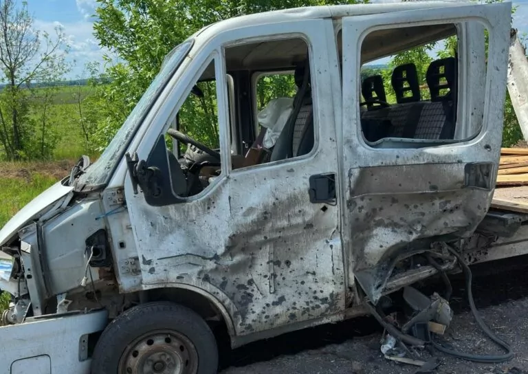 Вантажівка «Салтівського м’ясокомбінату» потрапила під удар: водій госпіталізований