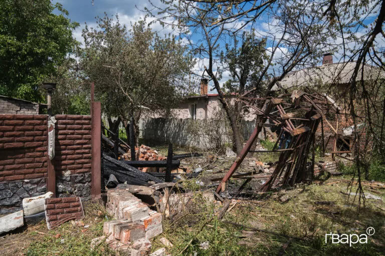 «Путін, ви самі знаєте хто»: наслідки удару БпЛА по Холодногірському району Харкова — фото