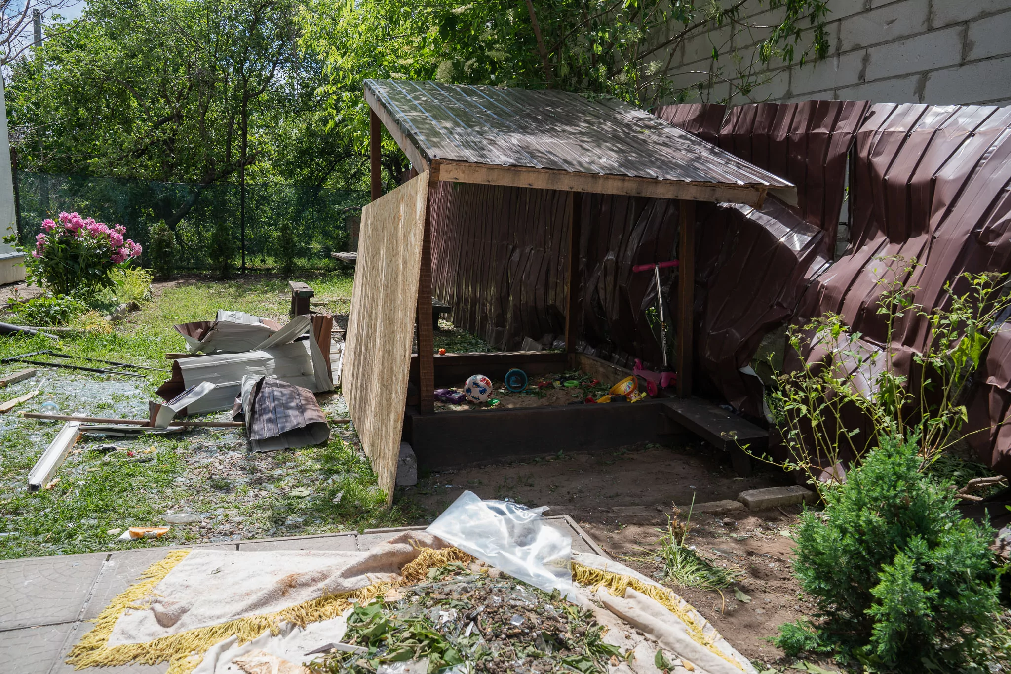 The consequences of the Russian attack on Chuhuiv in Kharkiv oblast on Jun. 9 / Photo: Gwara Media, Mia Klushnikova